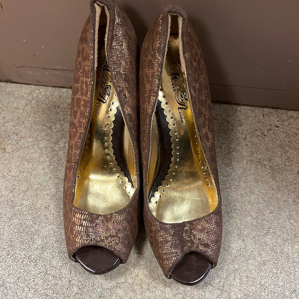 Chic Brown Patterned Peep-Toe Heels - image 2